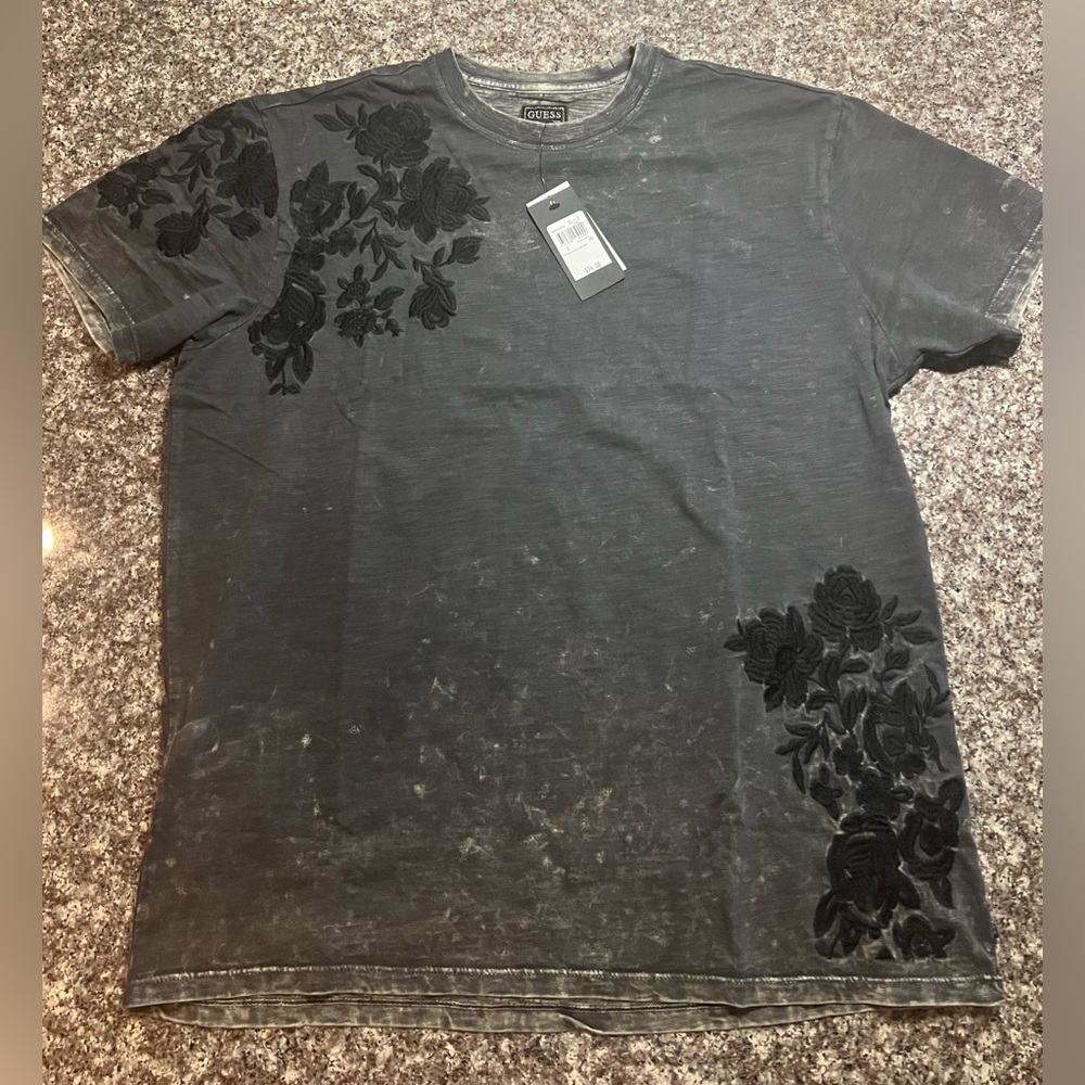 Guess women’s shirt - David Embroidered Floral Tee- size L - NEW WITH TAGS